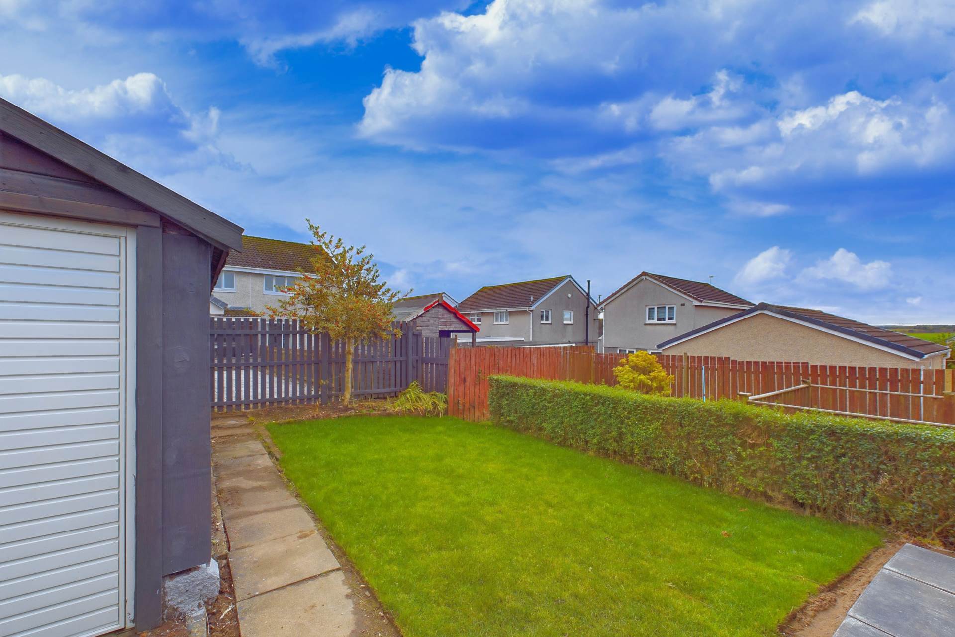 Robert Street, Shotts